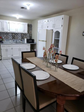 Departamento muy céntrico y accesible, 3 recámaras, 2 baños completos